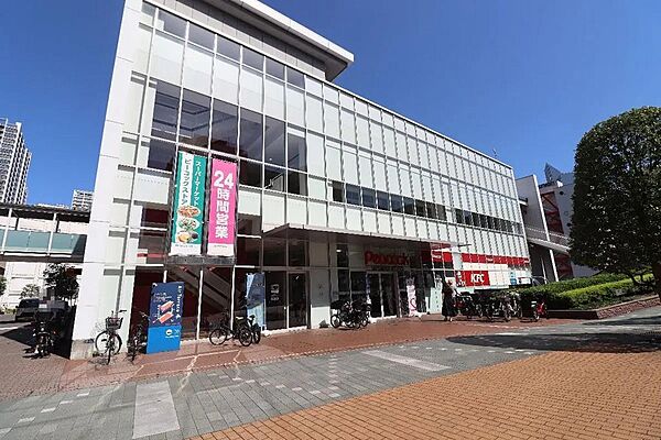 ピーコックストア芝浦アイランド店まで約100ｍ　徒歩2分