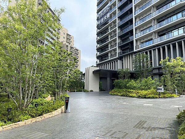 マンション出入口