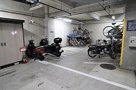 駐車場・バイク置場