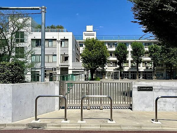 小平市立花小金井南中学校まで約100ｍ