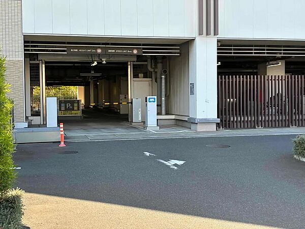 駐車場入口