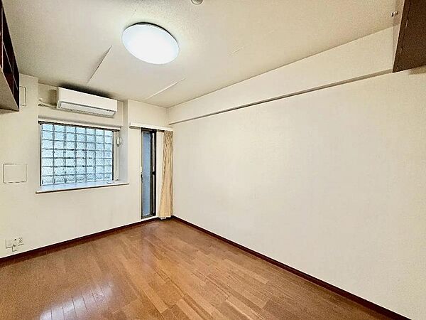 洋室　約７．０帖