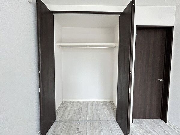 3階西側洋室クローゼット
