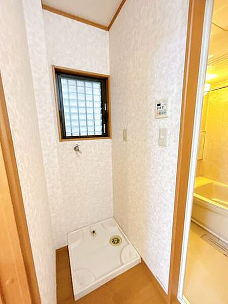 【洗濯パン】こちらに洗濯を置けます。