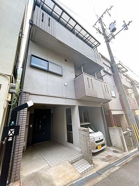 価格には消費税を含みます。自社物件につき随時ご案内可能。内覧希望の方はお電話ください。