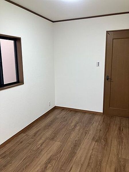 約5帖南側洋室　別角度