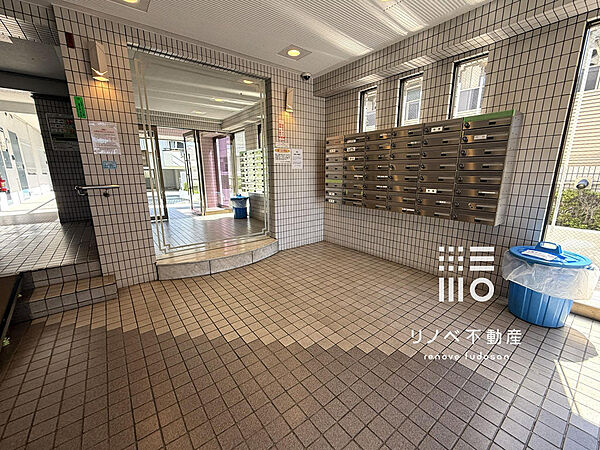 【エントランス】管理体制も良くキレイに保たれています。