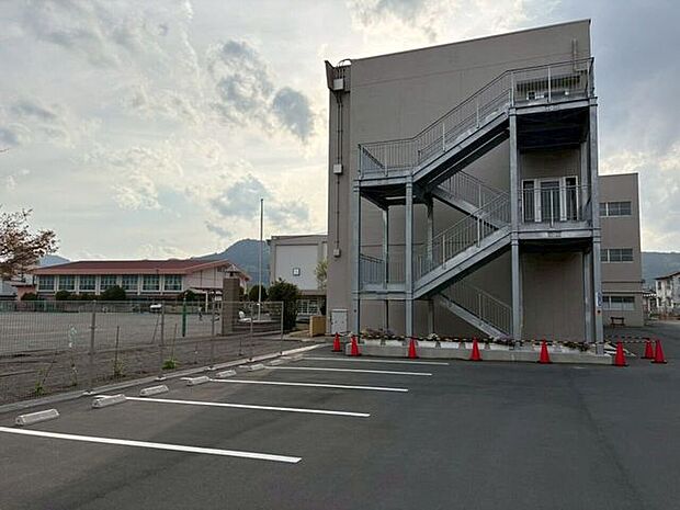 富士宮市立貴船小学校 610m