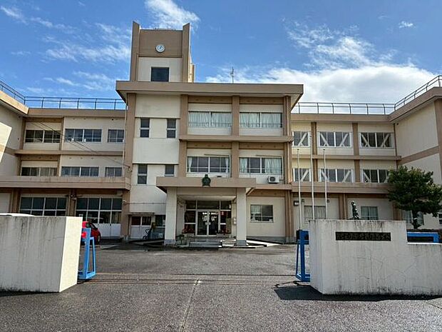 富士市立富士南小学校 2030m