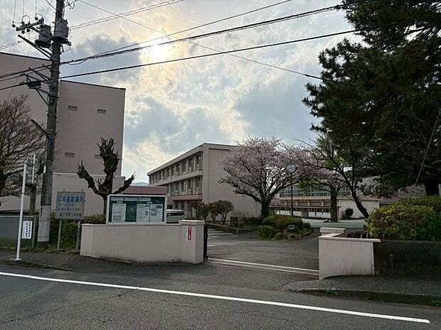 富士宮市立富士宮第二中学校 1590m