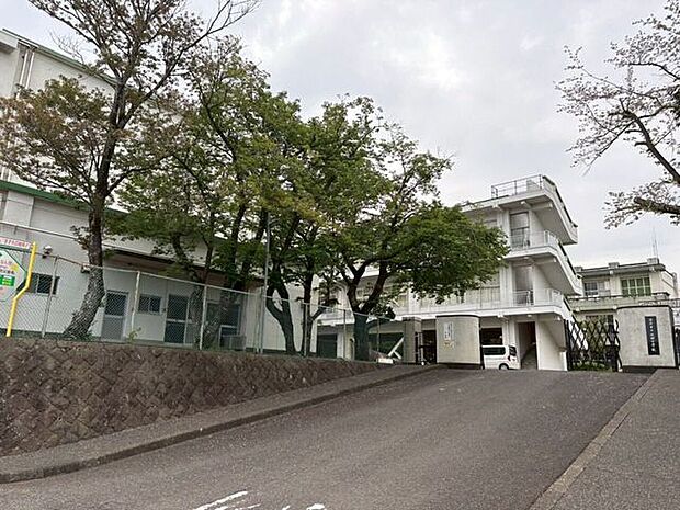沼津市立沢田小学校 1370m