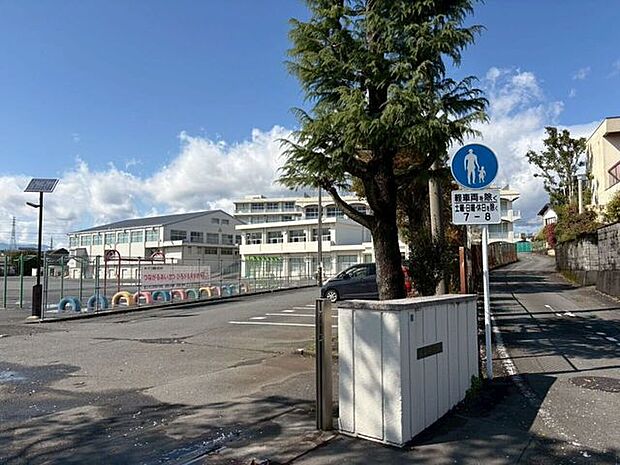富士市立鷹岡小学校 840m