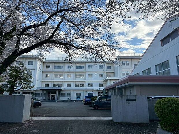 富士市立吉原第一中学校 1060m