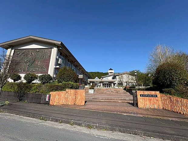 富士宮市立西小学校 1400m