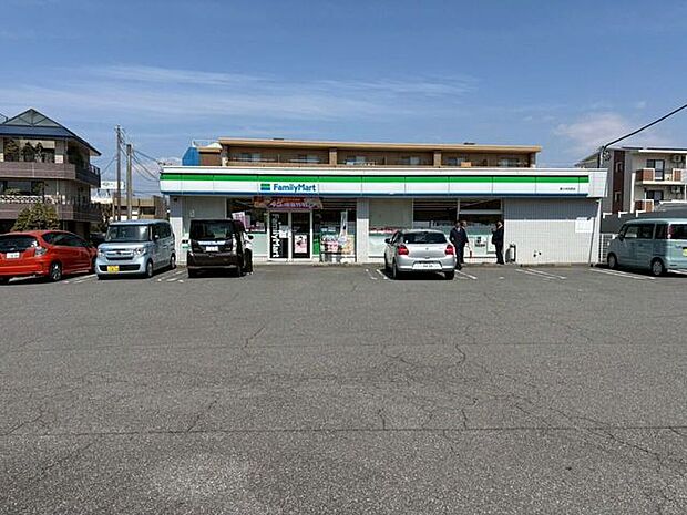 ファミリーマート富士吉原店 900m