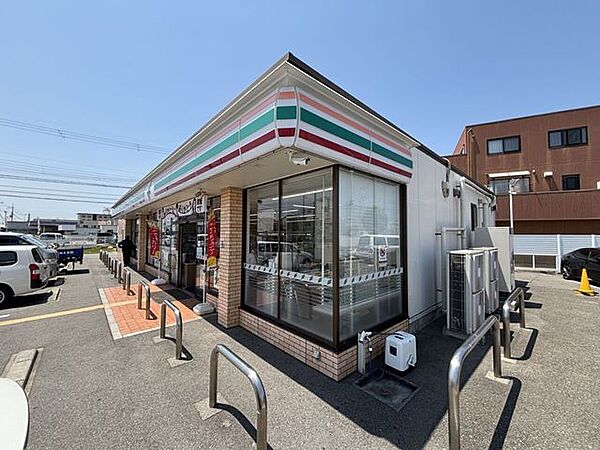 セブンイレブン　播磨東本荘 170m