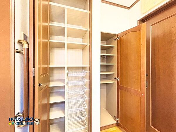 洗面所の収納たくさん!