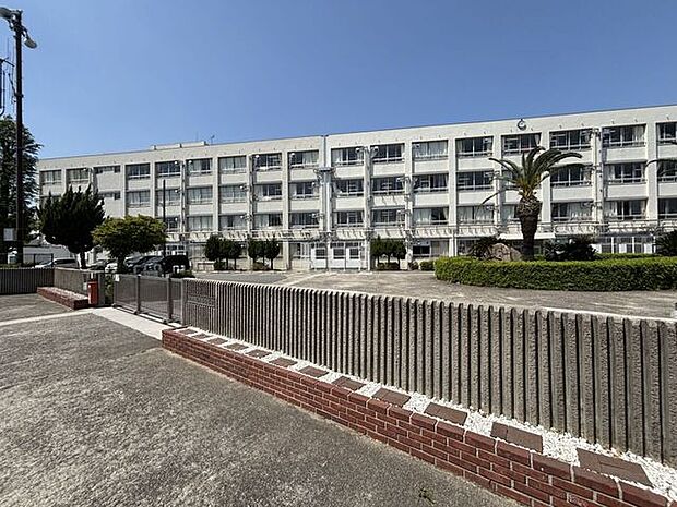 播磨町立播磨西小学校 610m