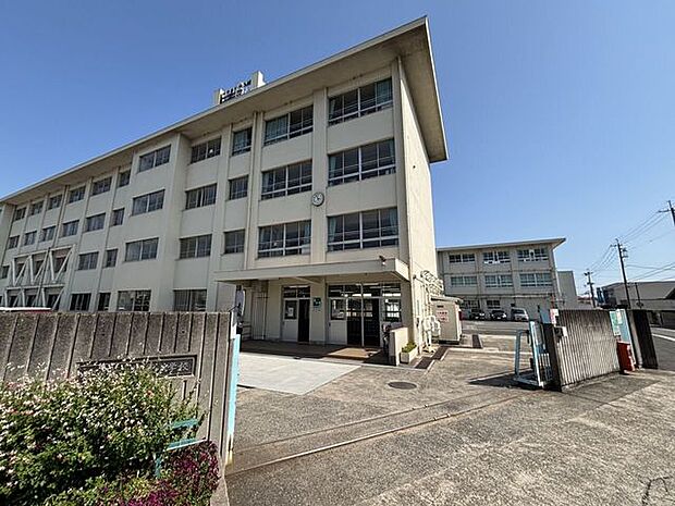播磨町立播磨小学校 320m