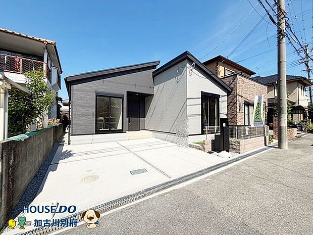 前面道路も交通量が少なく、閑静な住宅街です♪