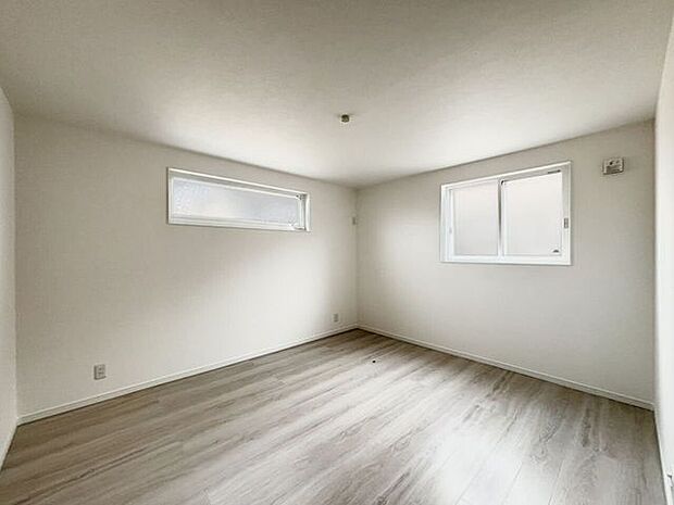 採光もあり明るいお部屋です。