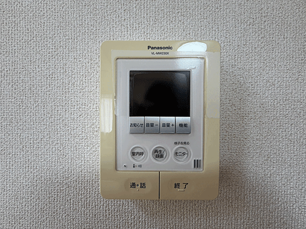 来客時に顔を見て確認することが出来るTVモニター付きインターホン♪お子様の留守番のさいも安心ですね♪