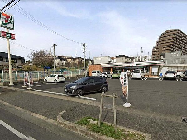 セブンイレブン瀬戸苗場店まで徒歩約6分