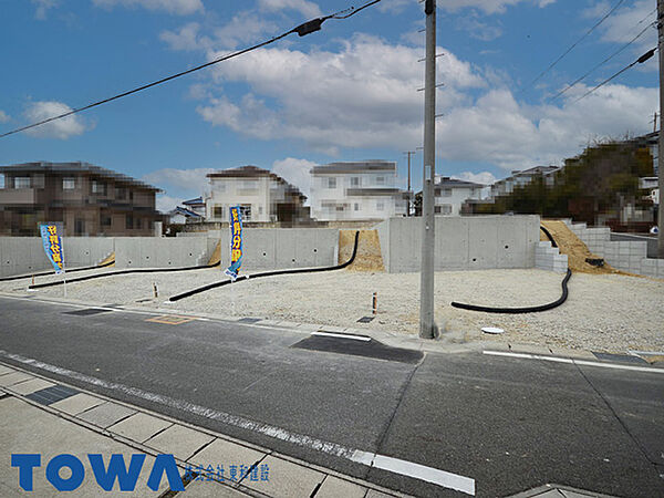 瀬戸市山手町IV 前面道路含む現地写真