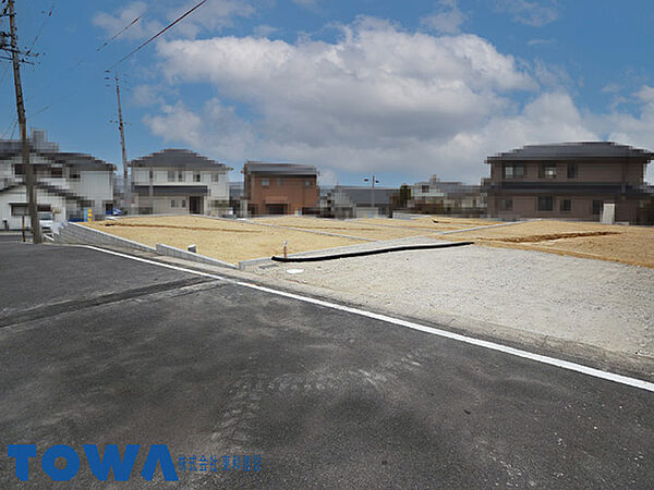 瀬戸市山手町IV 前面道路含む現地写真