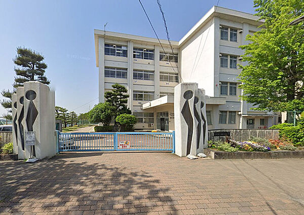 高嶺小学校まで徒歩約22分