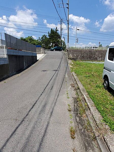 南西側　前面道路