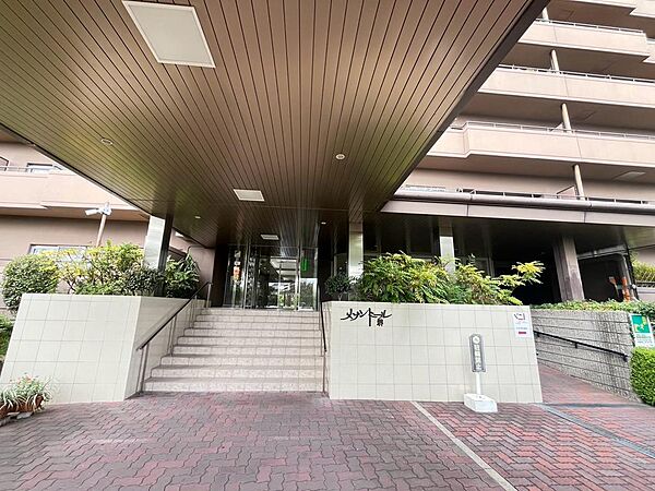 綺麗に掃除されたエントランスです♪