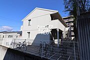 東海大学前駅より徒歩17分 築9年1ヶ月 2階建の賃貸物件