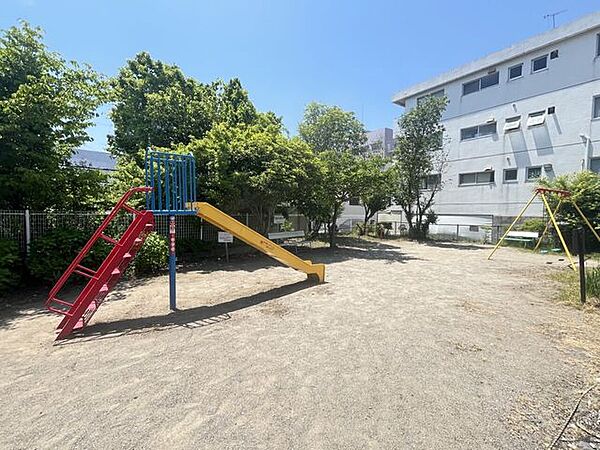 三輪田町遊園地 250m
