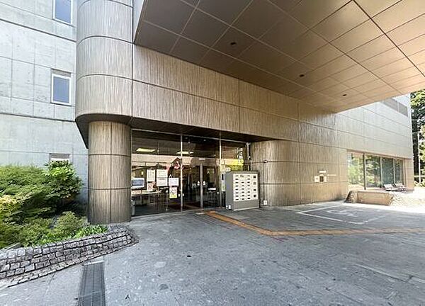 長野市立長野図書館 130m