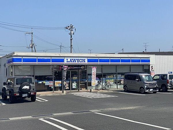 ローソン倉敷西阿知町店西阿知エリアの主要道路沿いに位置し、ドライブや通勤・通学のついでに立ち寄りやすいコンビニです。人気のからあげクンやマチカフェなど充実の品揃えと便利さで、地域の毎日の暮らしをサ…