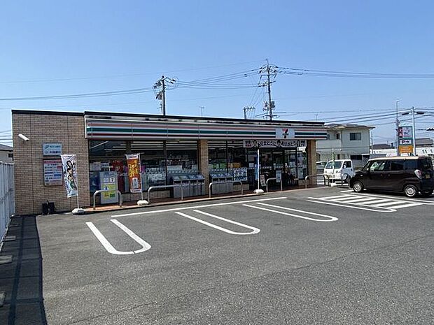 セブンイレブン倉敷西阿知東店県道60号沿いで駐車場が広く車で利用しやすい、24時間営業のコンビニです。西阿知駅からのアクセスも良く、品揃えが豊富で日々の買い物や通勤・通学途中のちょっとした立ち寄り…