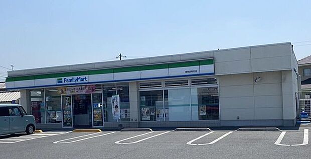 ファミリーマート倉敷西阿知店西阿知駅からのアクセスが良く、通勤・通学や日常のお買い物に便利なコンビニです。人気のファミチキや淹れたてカフェ、各種手続サービスも充実し、地域の暮らしを24時間明るくサ…