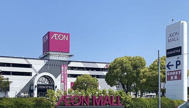 イオンモール倉敷ファッションやグルメから映画館まで揃う、岡山県内最大級の大型ショッピングモールです。広大な駐車場を備え、イベントも充実。家族連れから観光客まで一日中快適にショッピングやエンタメを楽…