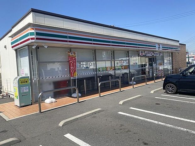 セブンイレブン倉敷片島町県道60号線沿いに位置し、広い駐車場を備えて車でのアクセスがスムーズなコンビニです。周辺住民の日常の買い物はもちろん、通勤・通学途中の立ち寄りやドライブ途中の休憩にも大変便…