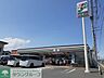 周辺：セブンイレブン高崎日高町店 徒歩7分。 560m