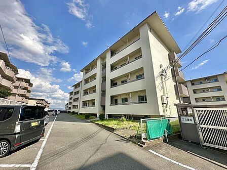 １棟１棟が適度な距離感で日当たり良好で暖かい住まいです♪