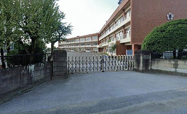 野木町立南赤塚小学校まで2078m