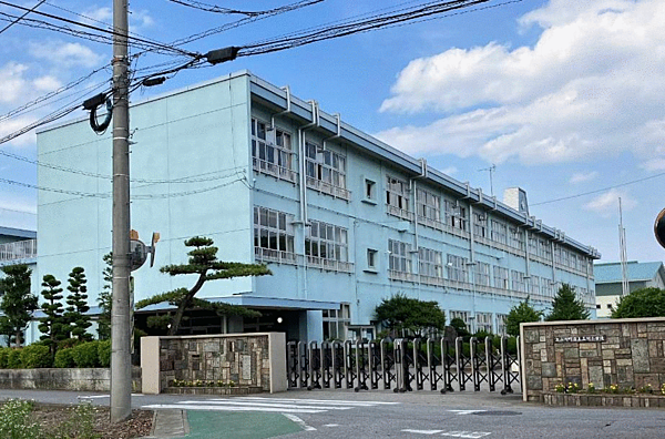 上三川町立上三川小学校まで1660m