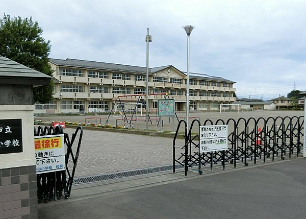 小山市立間々田小学校まで2798m