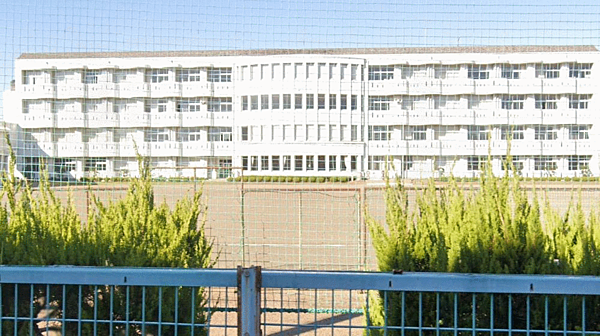 栃木市立栃木南中学校まで517m