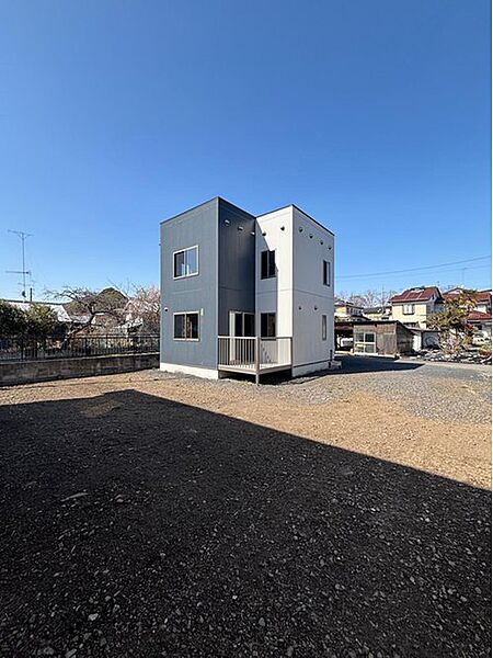 土地77坪、築10年のまだまだ新しい住まいです。静けさと快適さが揃う3LDK。お気軽にお問い合わせください。