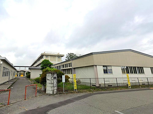 さくら市立氏家中学校まで1409m