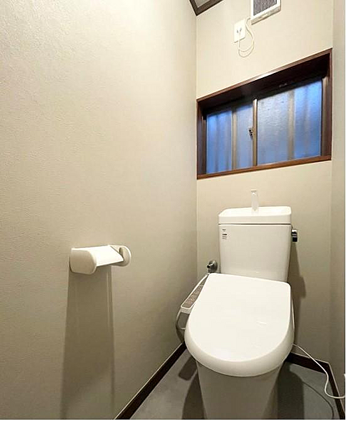 新品交換するトイレの同仕様イメージ画像です。画像は当社で実際にリフォーム施工した事例になります（メーカー、色等は異なる場合がございます）。