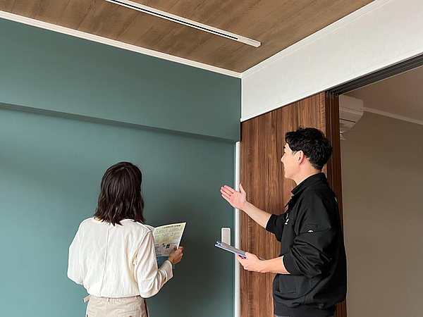 リフォーム中でも見学可能なだけではなく、リフォーム中でしたらお好きなクロスや水回りの色をお選びいただける場合がございます